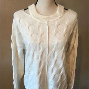 ❄️ Vince Camuto sweater ❄️
Bin 30